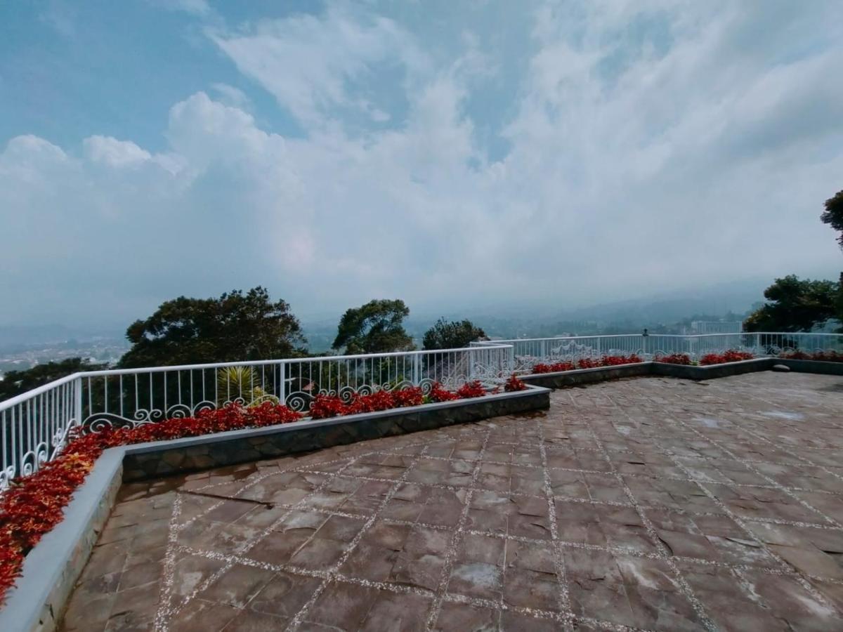 Villa Santika Puncak Pass Cimacan Экстерьер фото